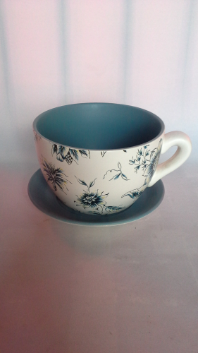 Cache pot forme tasse taille moyenne