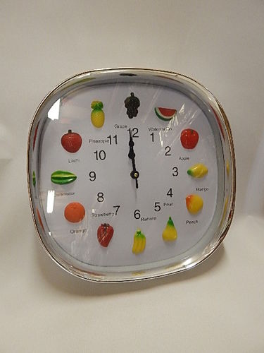 Horloge décor fruit 31cm